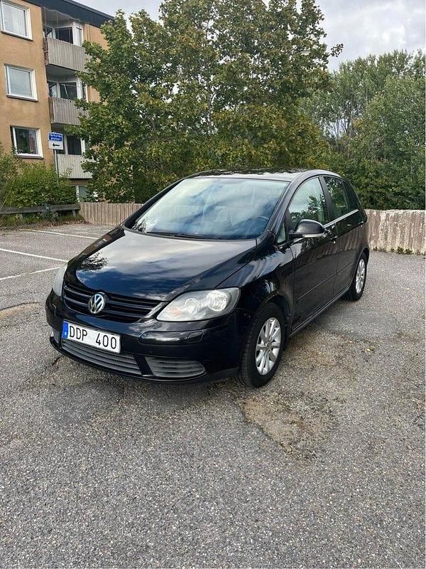 Begagnad 2007 VW Golf V Trendline Halvkombi | 25 000 kr (Bra pris) - Bild 1/4