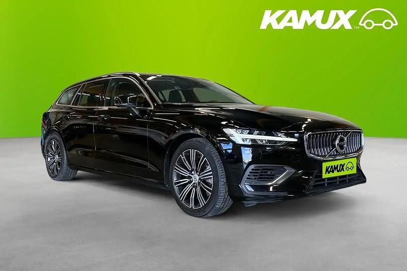Svart Begagnad 2022 Volvo V60 Kombi | 378 600 kr (Marknadspris) - Bild 1/4