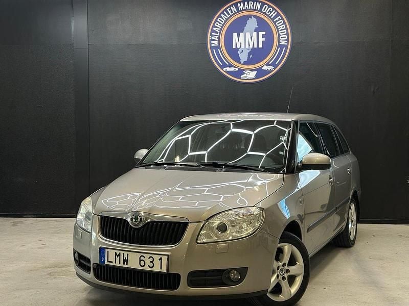 Ljusbrun (brun) Begagnad 2010 Skoda Fabia Kombi | 29 800 kr (Marknadspris) - Bild 1/4