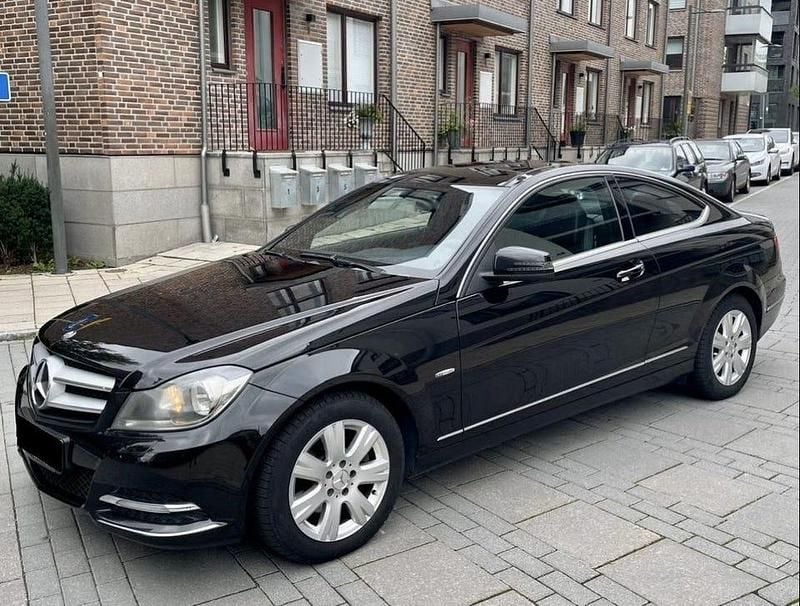 Begagnad Mercedes CLA200 174 HK (127 kW) 2012 Svart Sportkupé