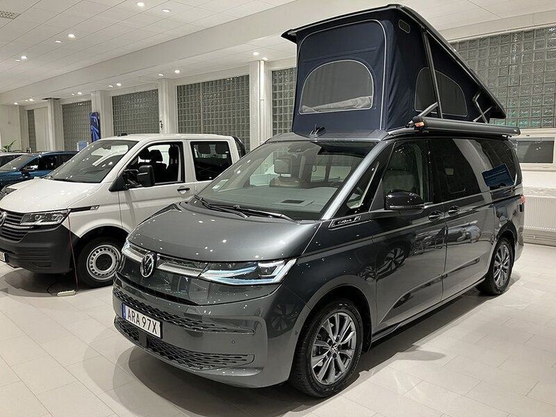Grå Ny 2024 VW T7 California Van | 1 026 030 kr - Bild 1/4