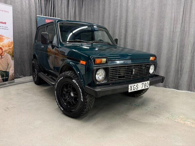 Grön Begagnad 2005 Lada niva SUV | 74 900 kr - Bild 1/4