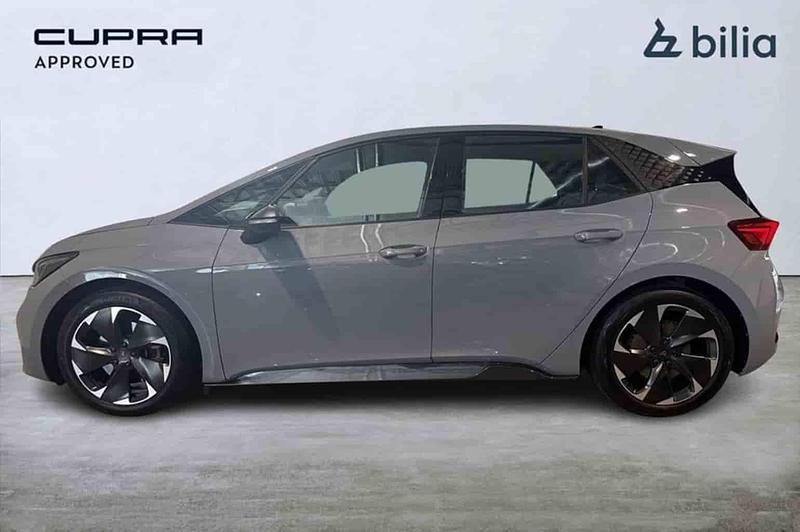 Grå Begagnad 2023 Cupra Born e-Boost Halvkombi | 279 900 kr (Marknadspris) - Bild 1/1