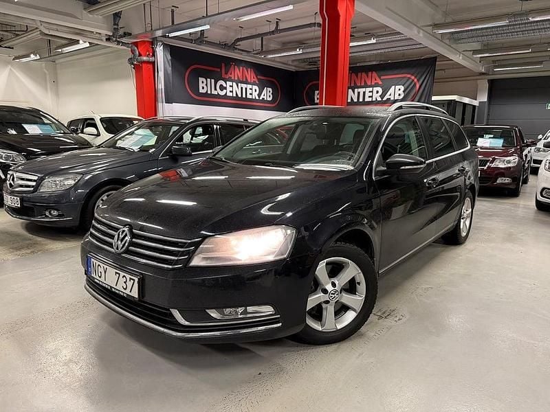 Svart metallic Begagnad 2013 VW Passat Kombi | 99 900 kr (Bra pris) - Bild 1/4