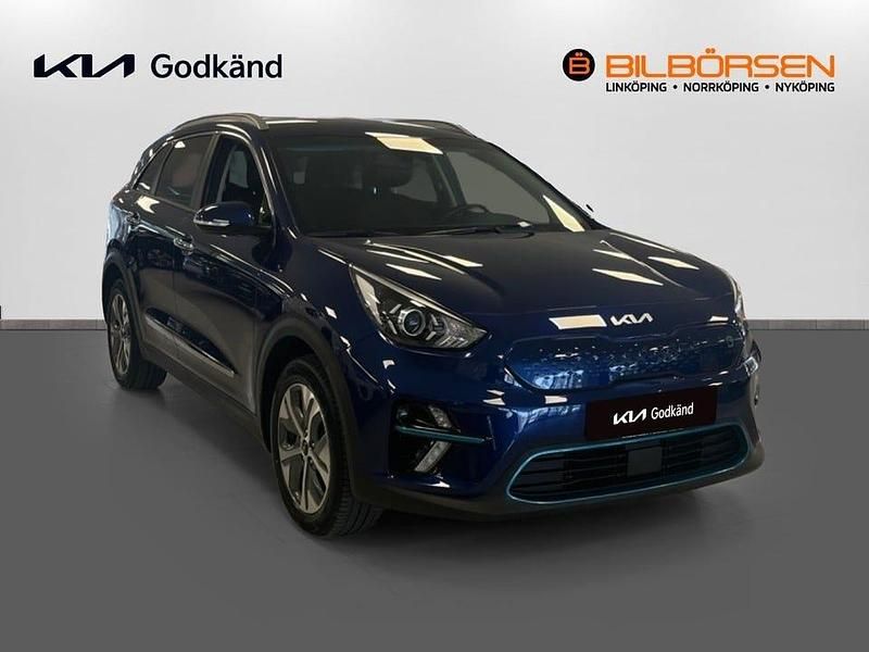 Begagnad Kia e-Niro Advance 150 kW (204 HK) 2022 Blå SUV