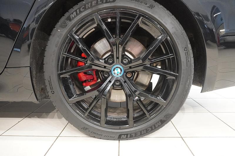 Begagnad BMW 530e 2023 Svart Kombi