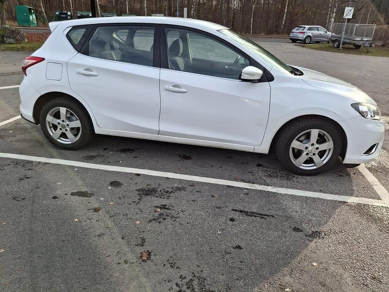 Begagnad 2015 Nissan Pulsar Halvkombi | 62 000 kr (Marknadspris) - Bild 1/4