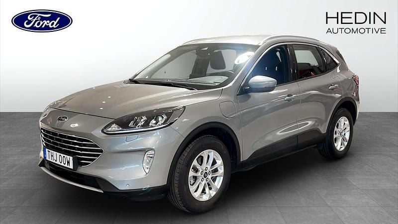 Grå (grey) Begagnad 2022 Ford Kuga Titanium SUV | 269 900 kr (Marknadspris) - Bild 1/4