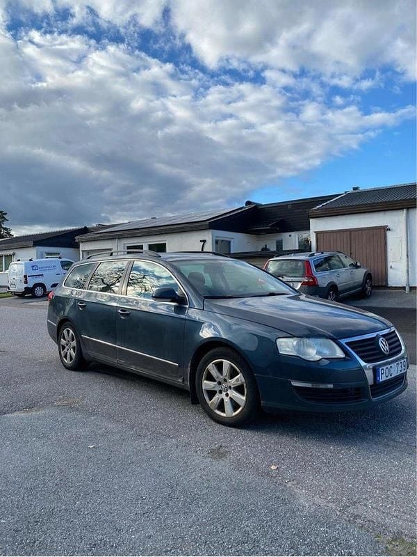 Grå Begagnad 2007 VW Passat Comfortline Kombi | 12 000 kr (Bra pris) - Bild 1/4