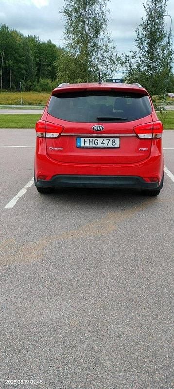 Röd Begagnad 2014 Kia Carens Minibuss | 96 000 kr (Bra pris) - Bild 1/4