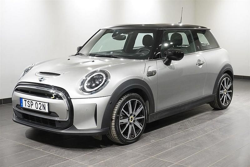 Begagnad Mini Cooper 22 kW (30 HK) 2022 Silver Halvkombi