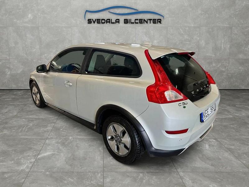 Begagnad Volvo C30 Momentum 109 HK (80 kW) 2010 Vit Halvkombi