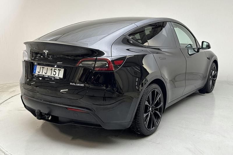 Begagnad Tesla Model Y Performance 392 kW (534 HK) 2023 Svart SUV