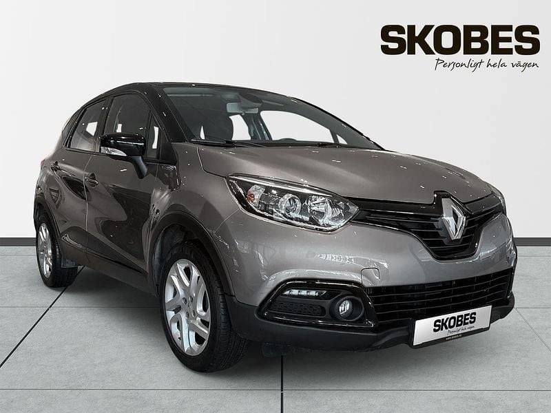 Flerfärgad Begagnad 2017 Renault Captur Dynamique SUV | 139 900 kr (Marknadspris) - Bild 1/3