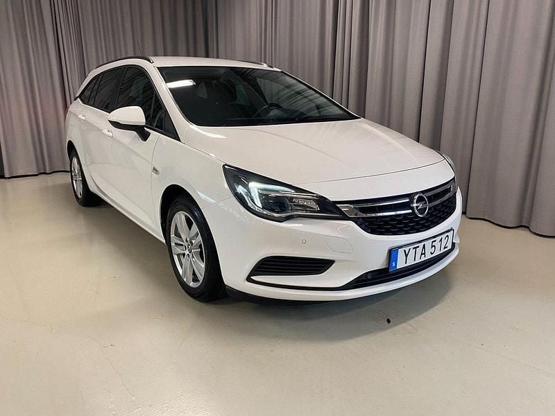 Vit Begagnad 2018 Opel Astra Enjoy Kombi | 169 900 kr (Marknadspris) - Bild 1/3