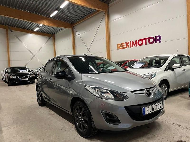 Begagnad Mazda 2 84 HK (61 kW) 2014 Grå Halvkombi