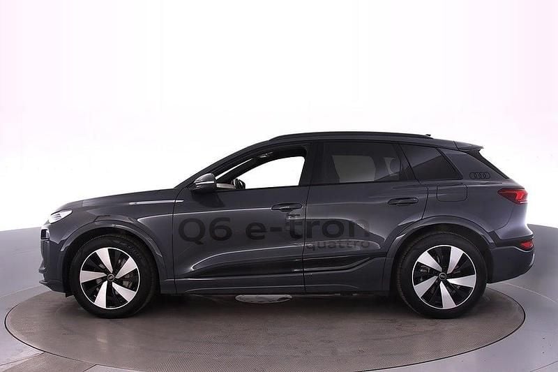 Begagnad Audi e-tron S-Line 285 kW (388 HK) 2024 Grå SUV