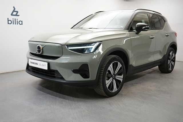 Grön Begagnad 2022 Volvo XC40 Core SUV | 354 900 kr - Bild 1/3