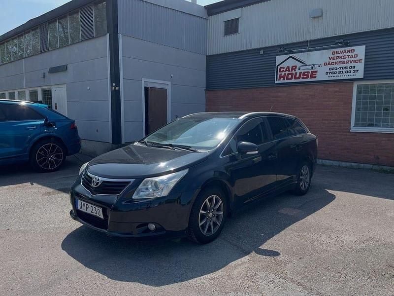 Svart Begagnad 2009 Toyota Avensis Multidrive S Kombi | 74 800 kr (Bra pris) - Bild 1/4