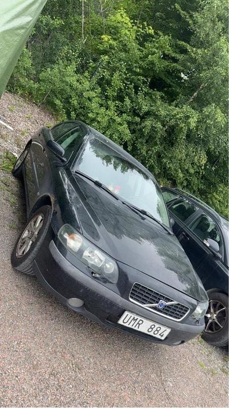 Svart Begagnad 2004 Volvo S60 Business Edition Sedan | 24 900 kr (Marknadspris) - Bild 1/4
