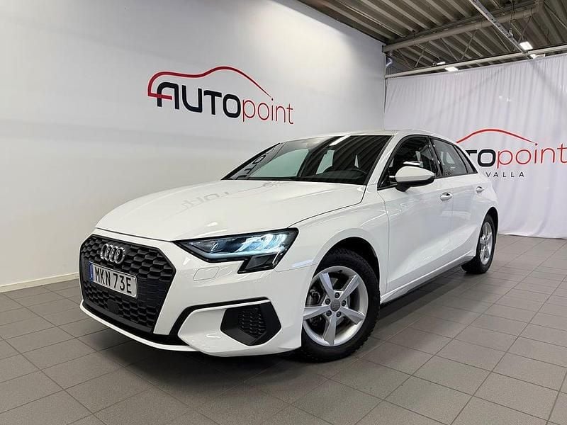 Begagnad Audi A3 Sportback 150 HK (110 kW) 2022 Vit Halvkombi