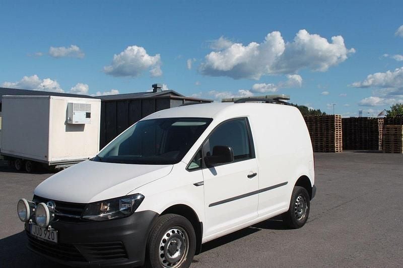 Vit Begagnad 2016 VW Caddy Maxi Minibuss | 120 000 kr (Marknadspris) - Bild 1/4