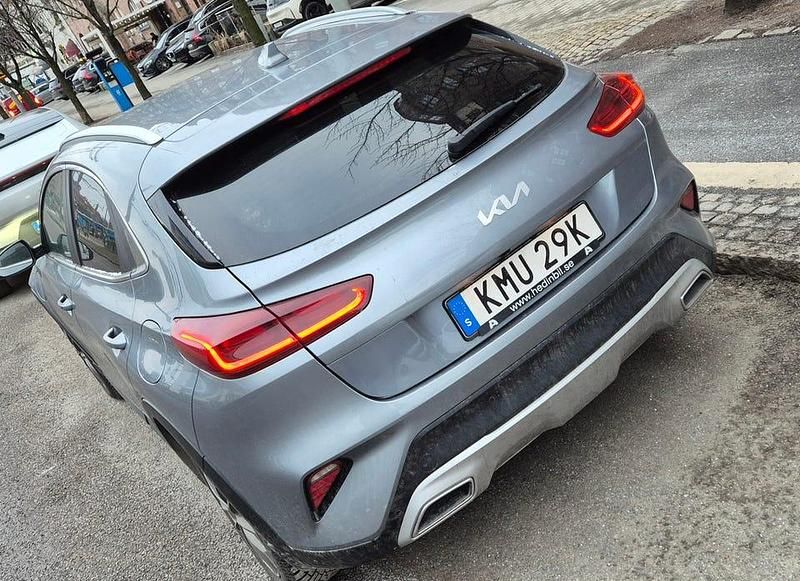 Begagnad Kia XCeed 141 HK (103 kW) 2022 Grå SUV