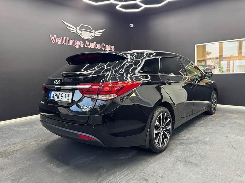 Begagnad Hyundai i40 141 HK (103 kW) 2016 Svart Kombi