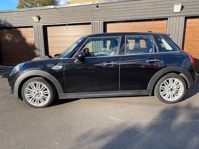Svart Begagnad 2019 Mini Cooper Halvkombi | 142 500 kr (Bra pris) - Bild 1/4
