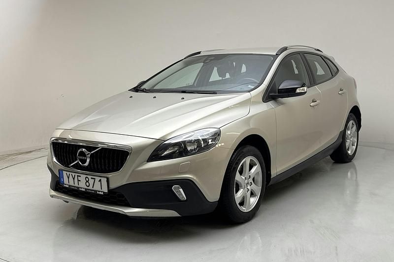 Ljusbrun Begagnad 2018 Volvo V40 CC Business Edition Kombi | 199 900 kr (Marknadspris) - Bild 1/4