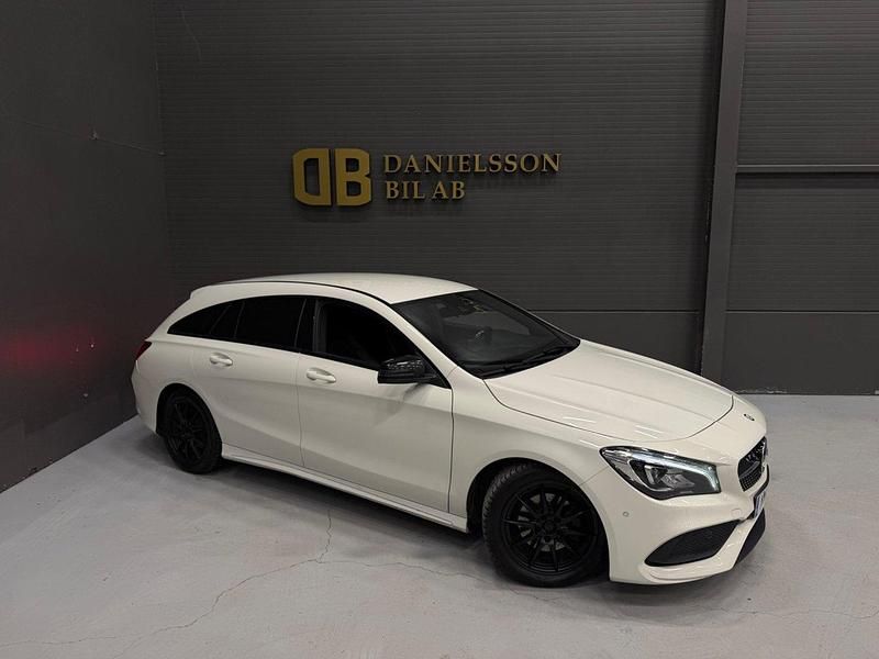 Vit Begagnad 2017 Mercedes CLA200 Shooting Brake AMG Kombi | 169 800 kr (Marknadspris) - Bild 1/4