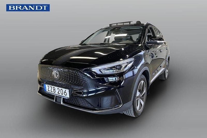 Svart Begagnad 2022 MG ZS Luxury Sedan | 229 900 kr (Superpris) - Bild 1/4