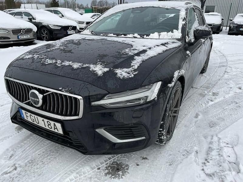 Denimblå metallic Begagnad 2023 Volvo XC60 Core SUV | 385 000 kr (Marknadspris) - Bild 1/2