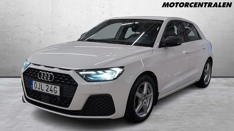 Vit Begagnad 2019 Audi A1 Sportback Proline Halvkombi | 189 000 kr (Marknadspris) - Bild 1/3