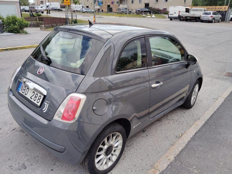 Grå Begagnad 2013 Fiat 500 Pop Halvkombi | 53 000 kr (Marknadspris) - Bild 1/4