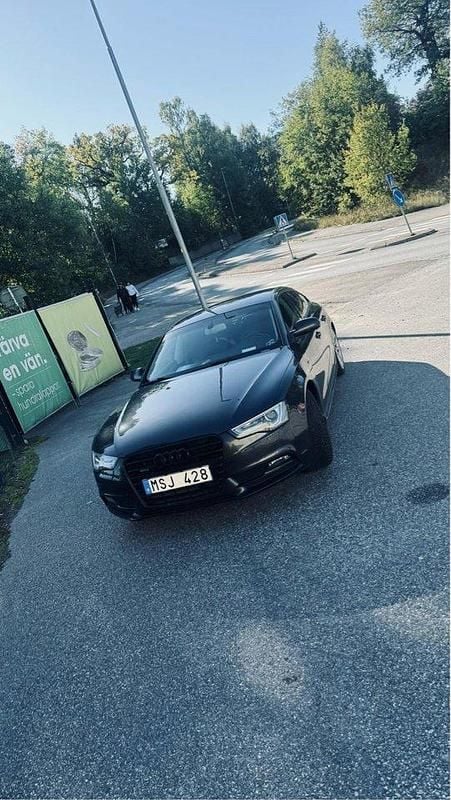Grå Begagnad 2012 Audi A5 Sportback Halvkombi | 139 000 kr (Bra pris) - Bild 1/4