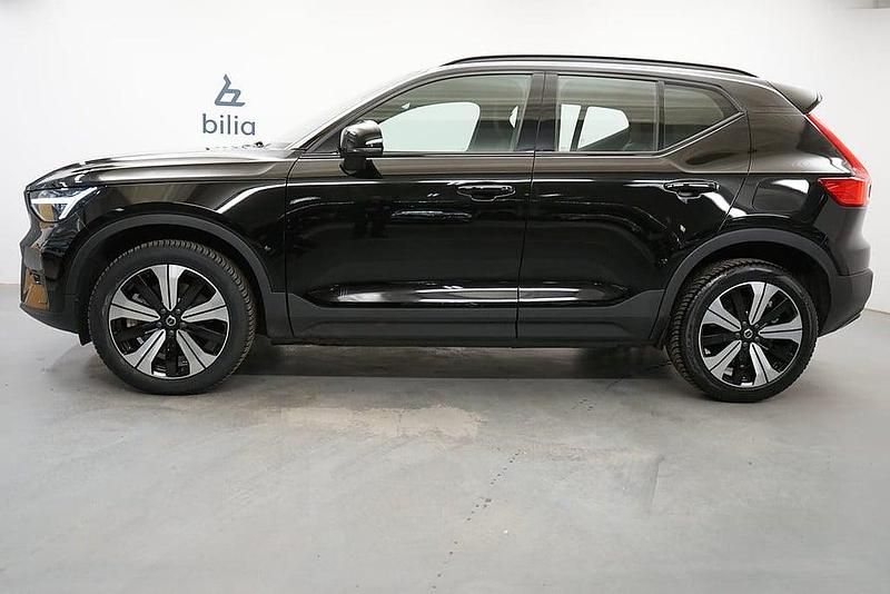 Begagnad Volvo XC40 Plus 185 kW (252 HK) 2022 Svart SUV