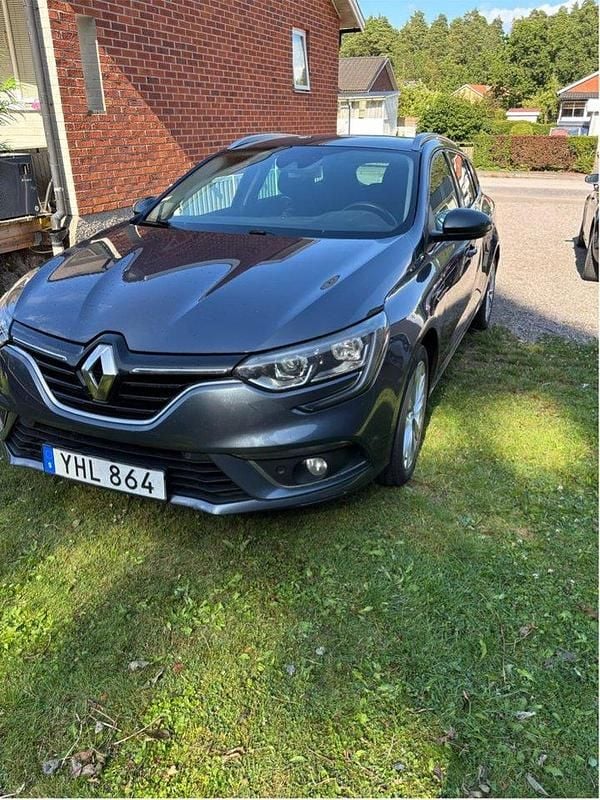 Grå Begagnad 2017 Renault Mégane GrandTour Kombi | 102 500 kr (Marknadspris) - Bild 1/4