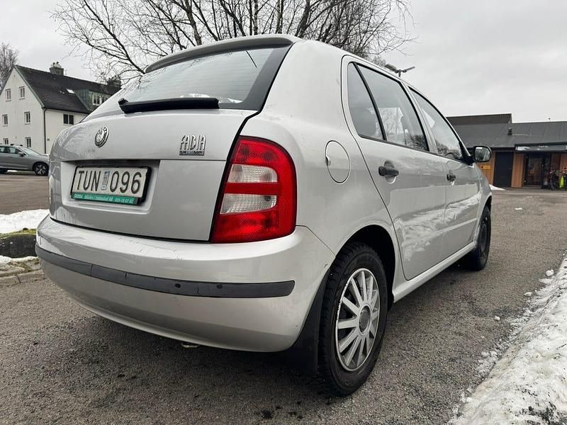 Begagnad Skoda Fabia 68 HK (50 kW) 2003