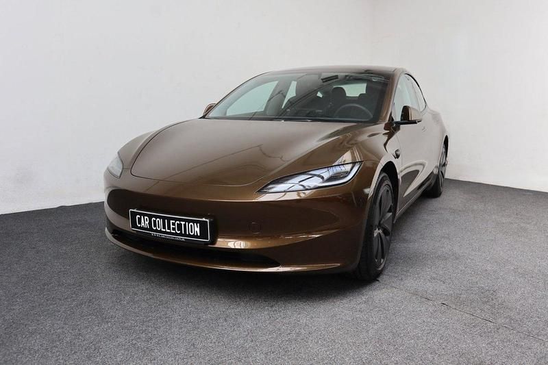 Vit Begagnad 2023 Tesla Model 3 Long Range AWD Sedan | 449 900 kr - Bild 1/4