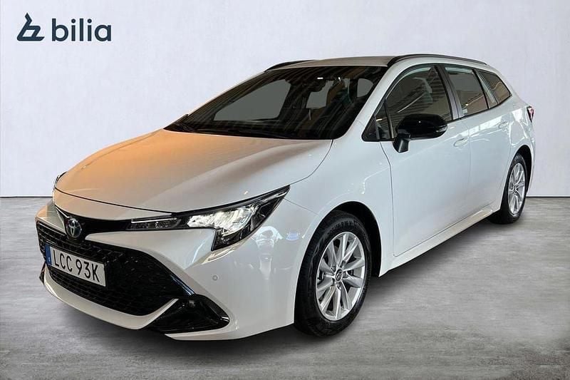 Vit Ny 2025 Toyota Corolla Active Kombi | 309 900 kr (Bra pris) - Bild 1/4