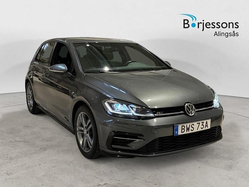 Grå Begagnad 2020 VW Golf VII R-line | 199 900 kr (Marknadspris) - Bild 1/4