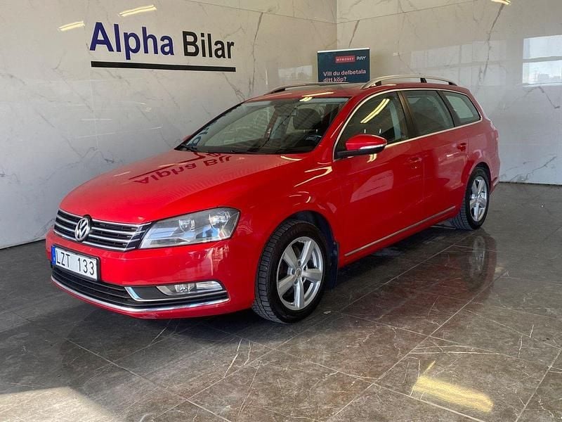 Röd Begagnad 2012 VW Passat Kombi | 59 900 kr (Marknadspris) - Bild 1/4
