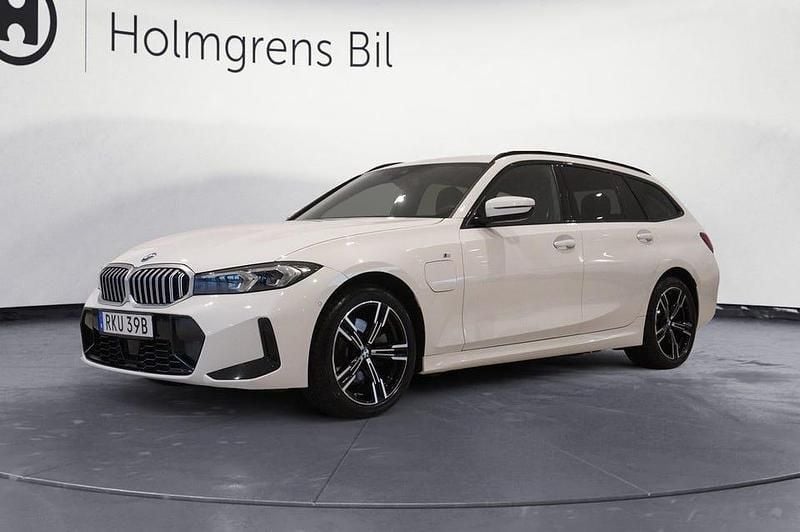 Begagnad BMW 330 M Sport 292 HK (214 kW) 2025 Alpinvit Kombi