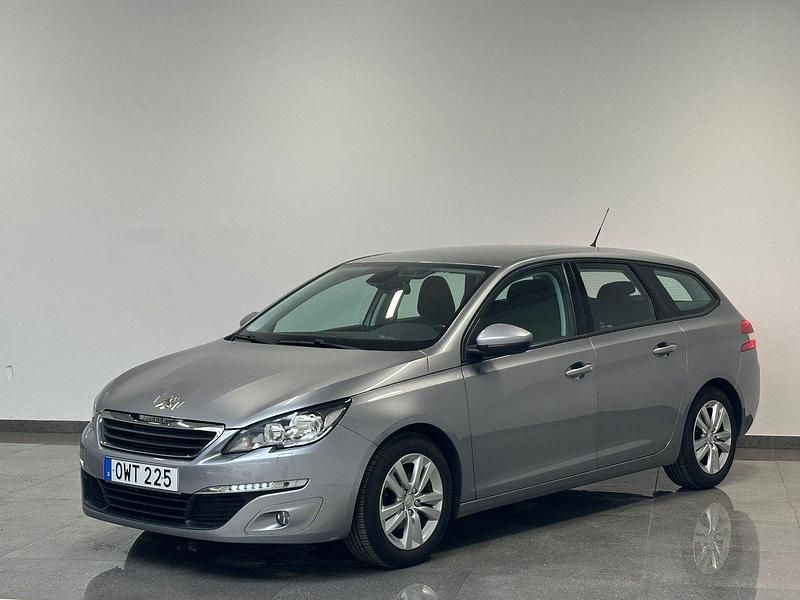 Grå Begagnad 2016 Peugeot 308 Active Kombi | 79 900 kr (Marknadspris) - Bild 1/4