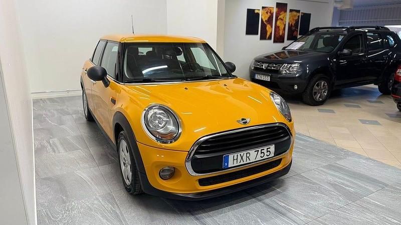 Begagnad Mini ONE Pepper 102 HK (75 kW) 2015 Orange Halvkombi
