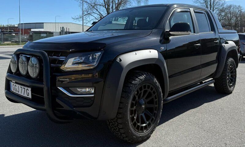 Svart Begagnad 2019 VW Amarok Canyon Pickup | 411 250 kr (Marknadspris) - Bild 1/4