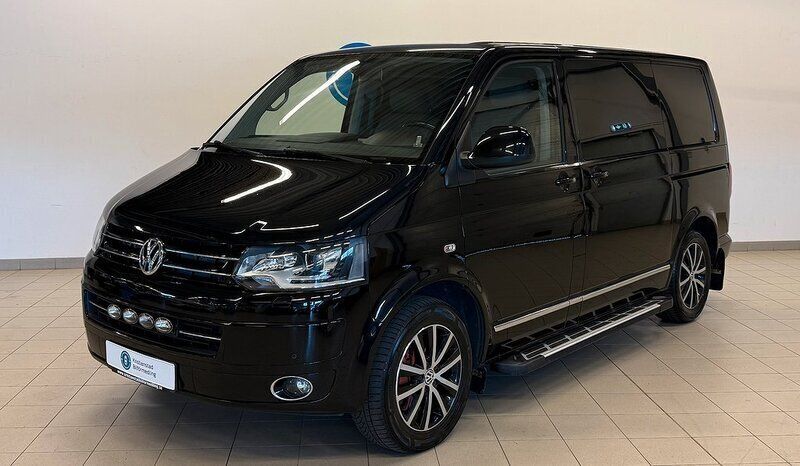 Svart Begagnad 2013 VW Multivan Highline Minibuss | 269 900 kr - Bild 1/4
