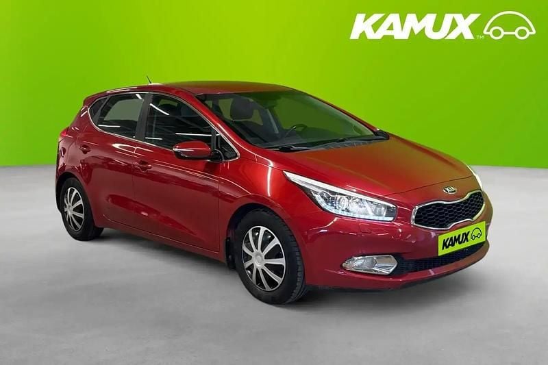 Röd Begagnad 2014 Kia Ceed 2 Halvkombi | 88 900 kr (Marknadspris) - Bild 1/4