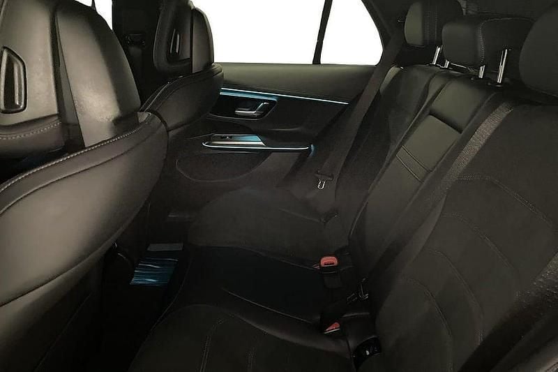 Begagnad Mercedes E300 AMG line 317 HK (233 kW) 2025 Silver Kombi